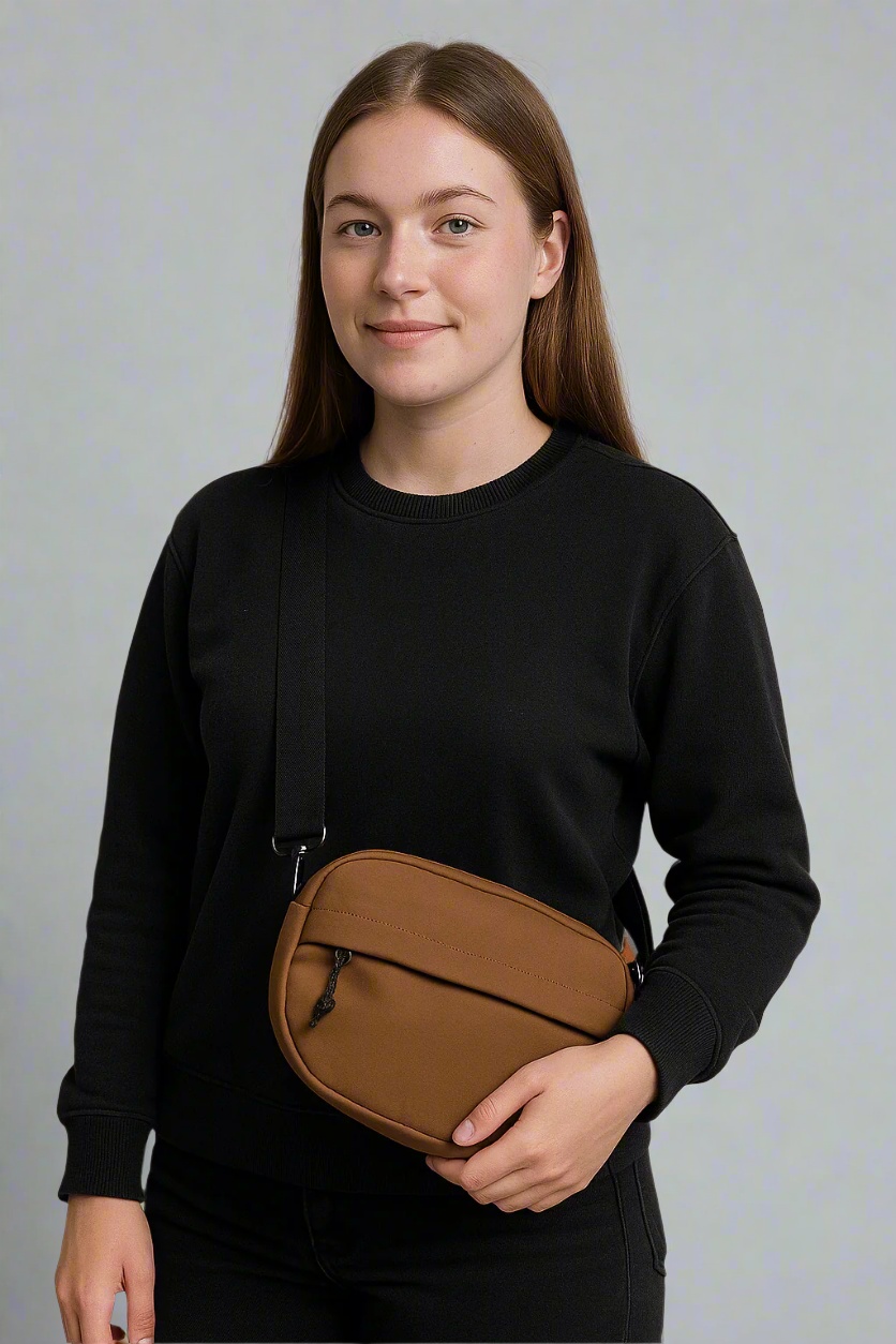 Casual and versatile shoulder bag by Bennu