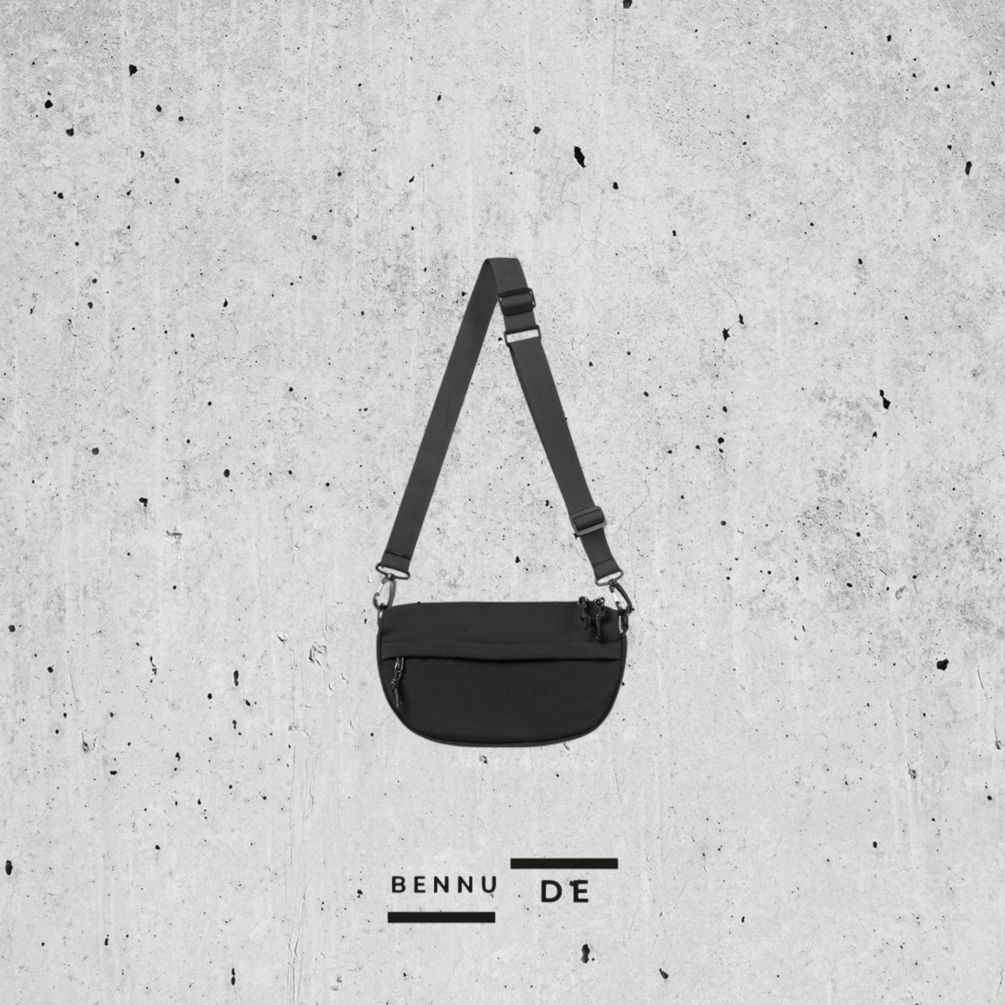 Casual and versatile shoulder bag by Bennu