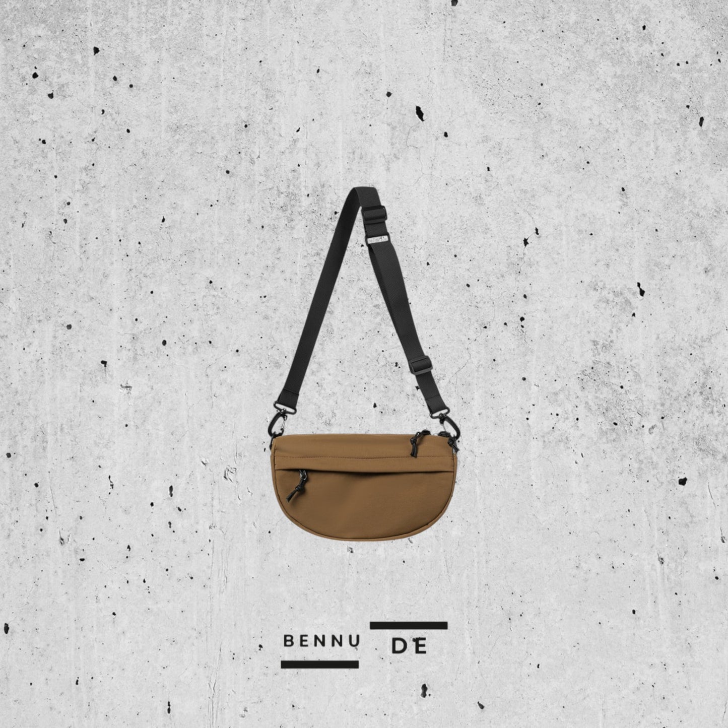 Casual and versatile shoulder bag by Bennu
