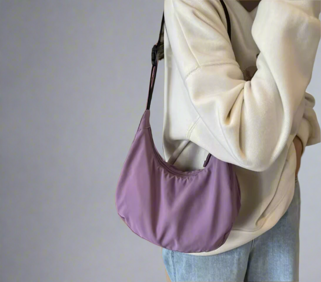 Nylon Hobo Bag von Bennu