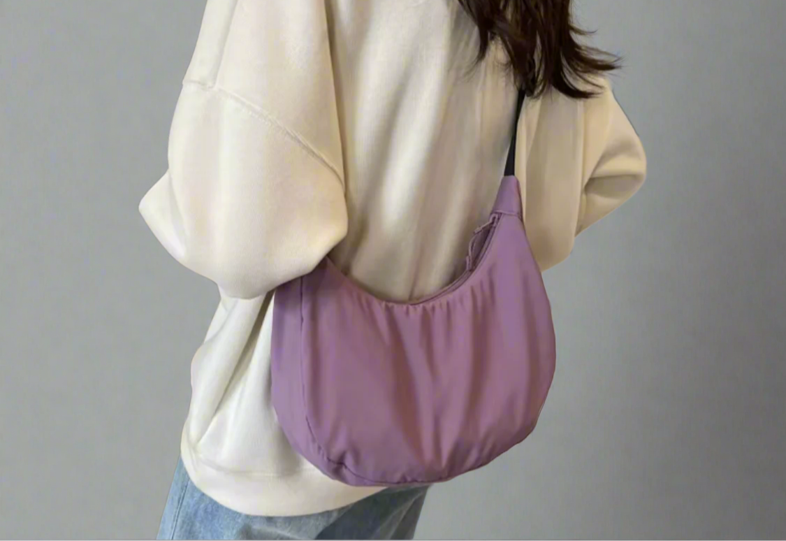 Nylon Hobo Bag von Bennu