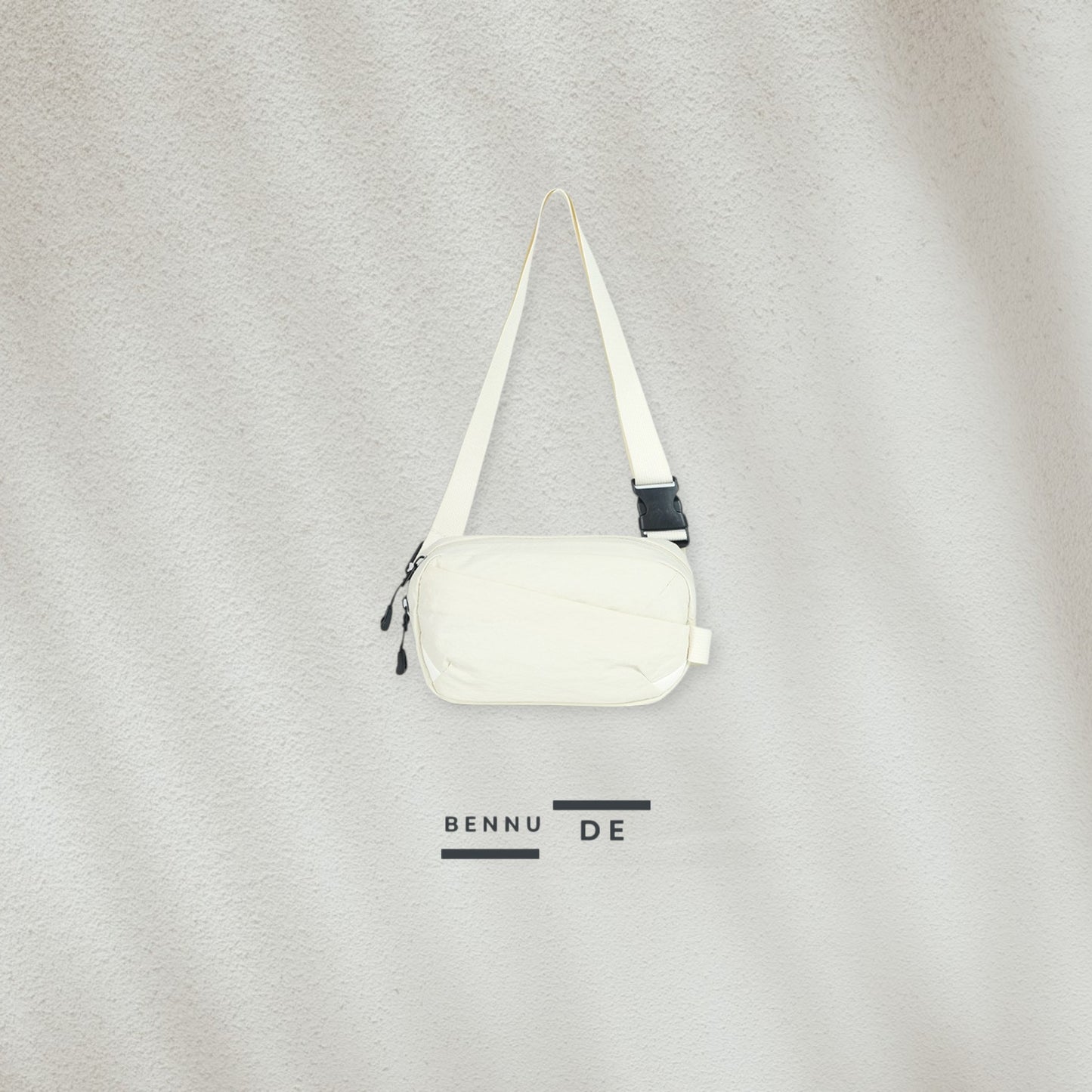 Lightweight three-layer crossbody bag by Bennu