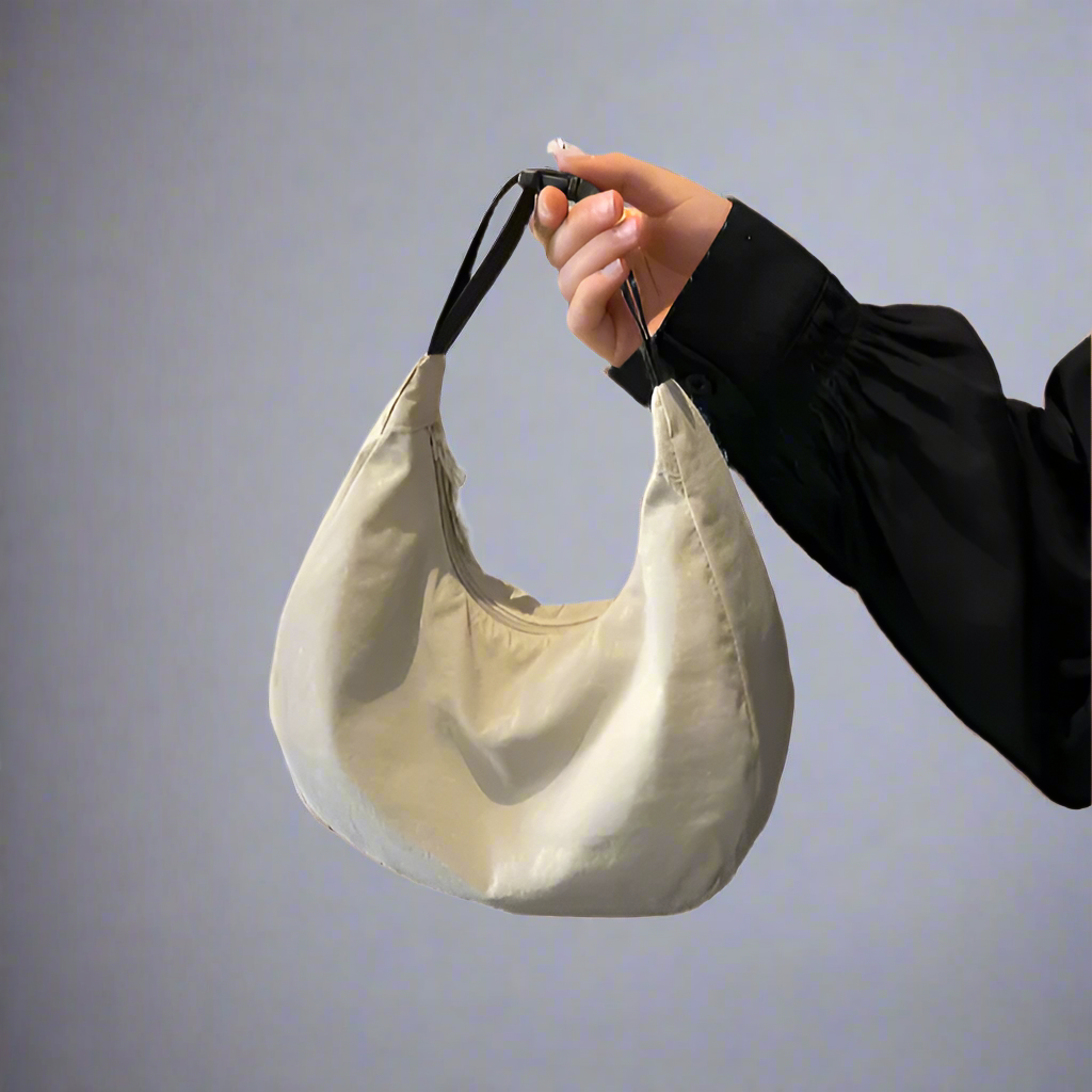 Nylon Hobo Bag von Bennu