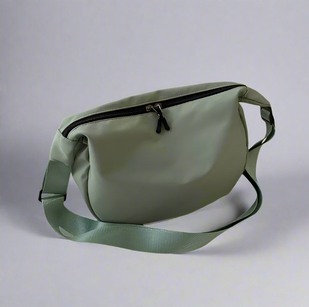 Classic crossbody bag by Bennu