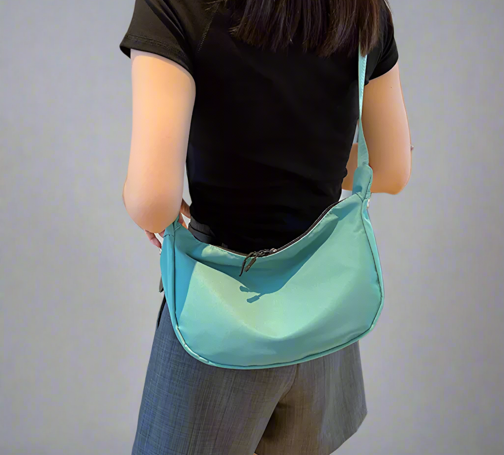 Classic crossbody bag by Bennu