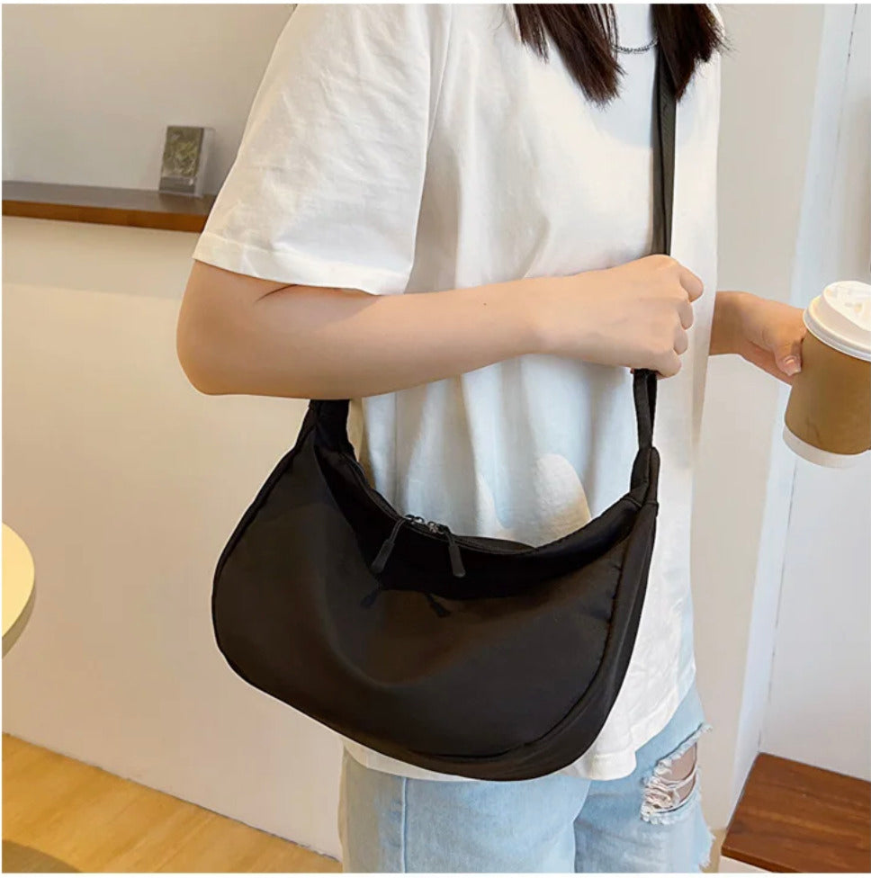 Classic crossbody bag by Bennu