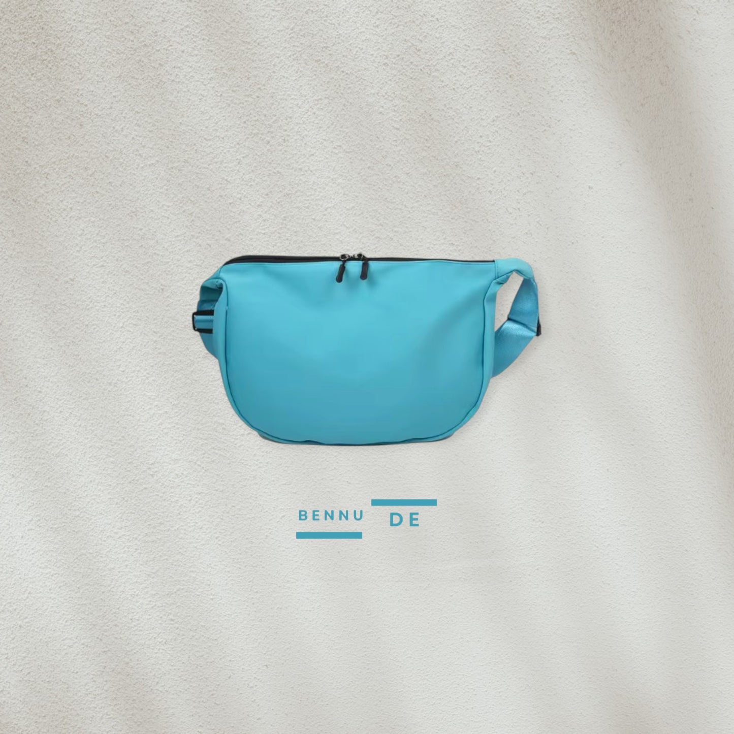 Classic crossbody bag by Bennu