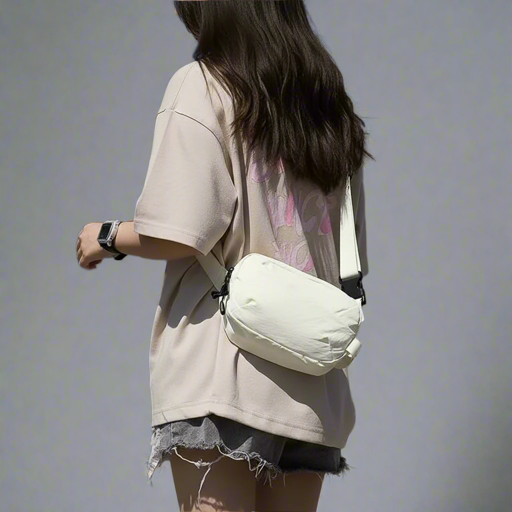 Lightweight three-layer crossbody bag by Bennu
