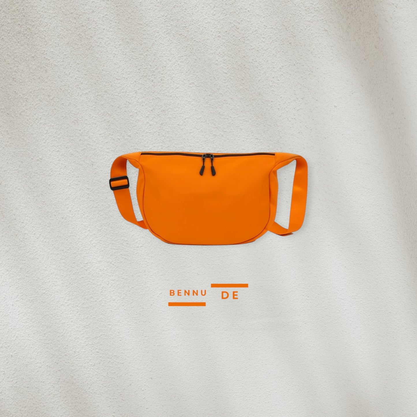 Classic crossbody bag by Bennu