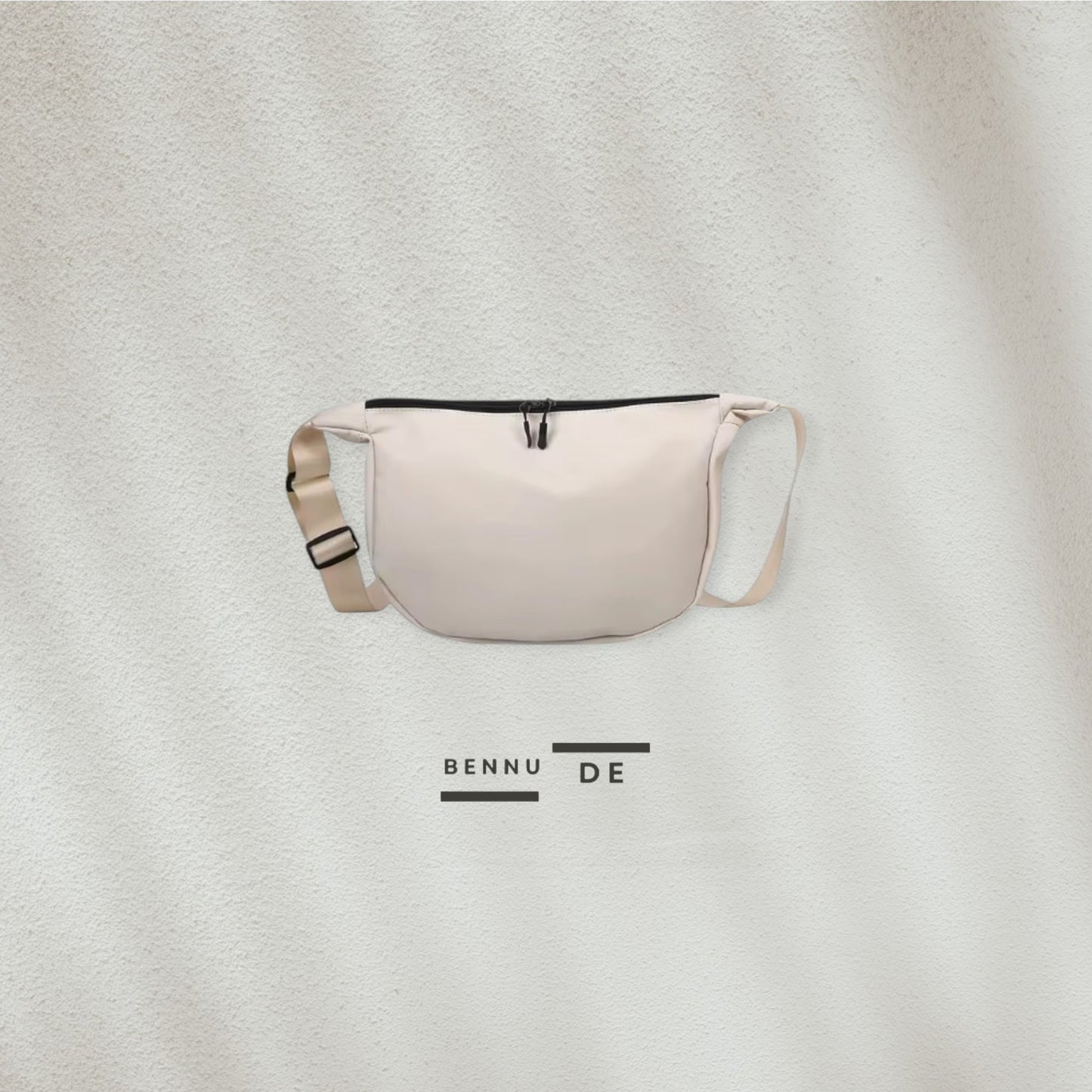 Classic crossbody bag by Bennu